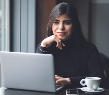 eastern-woman-cafe-001